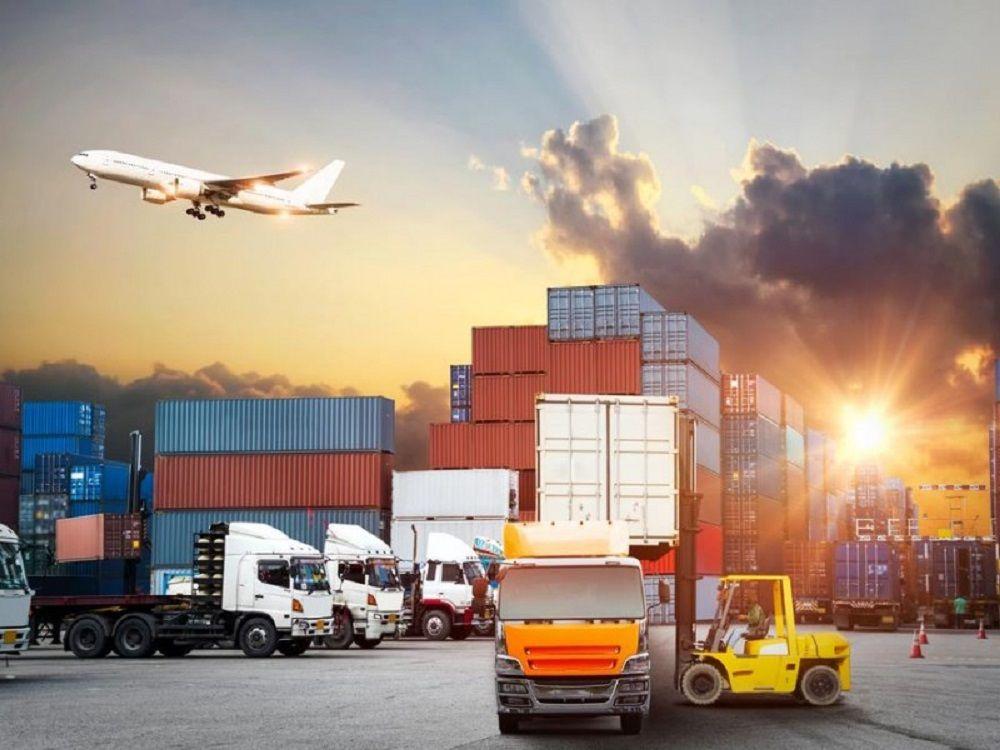 Bisnis Transportasi dan Logistik jadi penopang Ekonomi RI 2023, Cek Datanya
