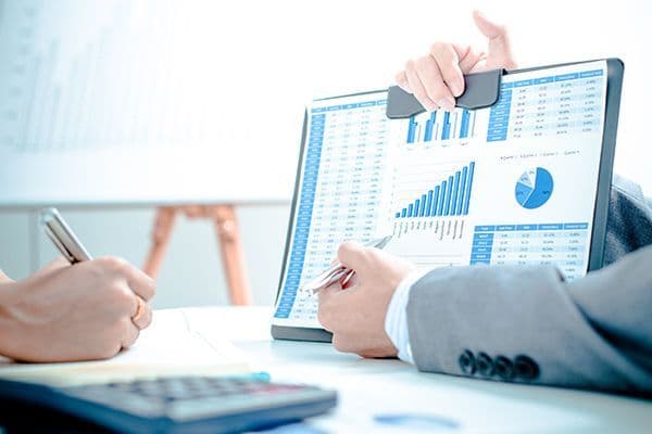 5 Manfaat Analisis Data dalam Fleet Management System (FMS)